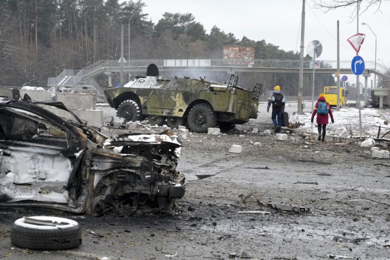 Canada gives $100M in humanitarian aid for Ukraine, bars Russian ships from waters