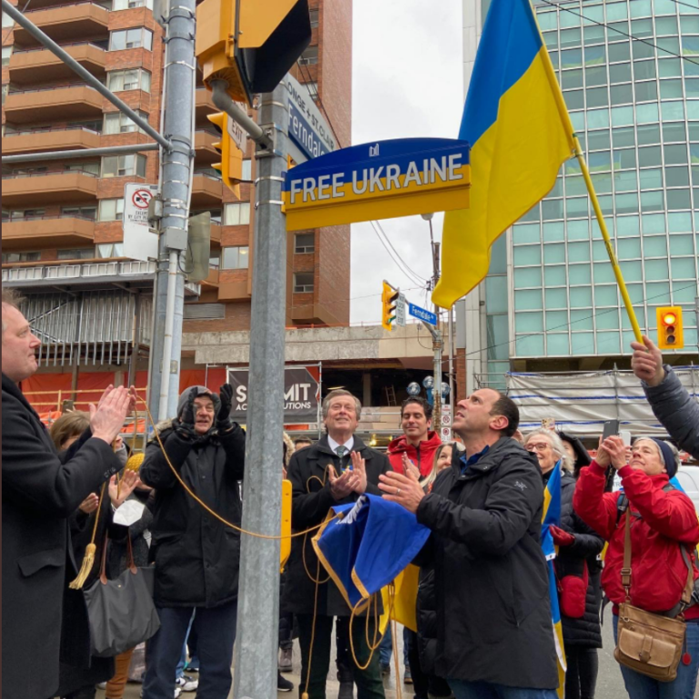 Toronto unveils ‘Free Ukraine’ signs in front of Russian consulate