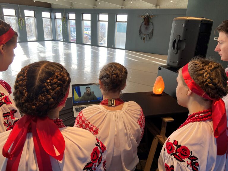 Ukrainian Calgarians watch President Zelensky’s parliament address: ‘A scream for help’