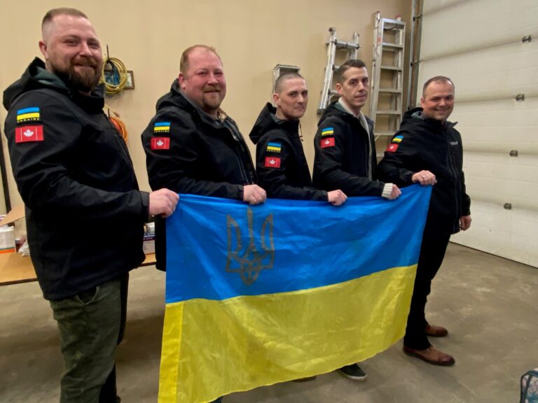 Edmonton-area friends head to Ukrainian border to help refugees