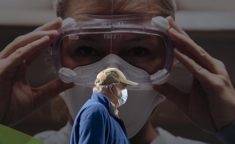 Majority of Canadians back inquiries into national, provincial pandemic responses: poll