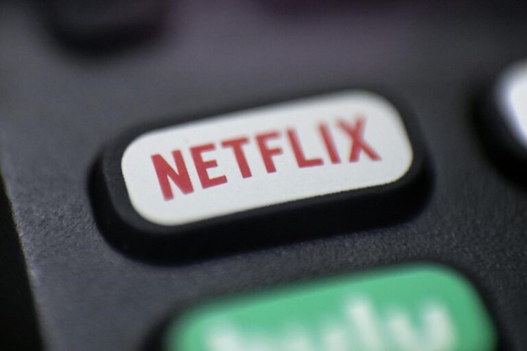 Netflix may ban shared accounts after losing 200K subscribers