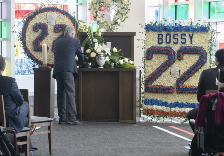 Quebec Premier Legault remembers Islanders star Mike Bossy as a ‘fighter’