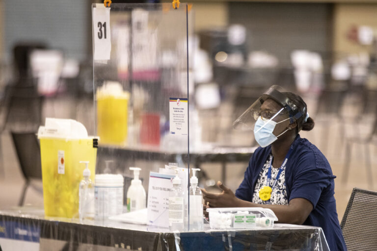 Ontario COVID numbers: 1,090 people in hospital, 184 in intensive care
