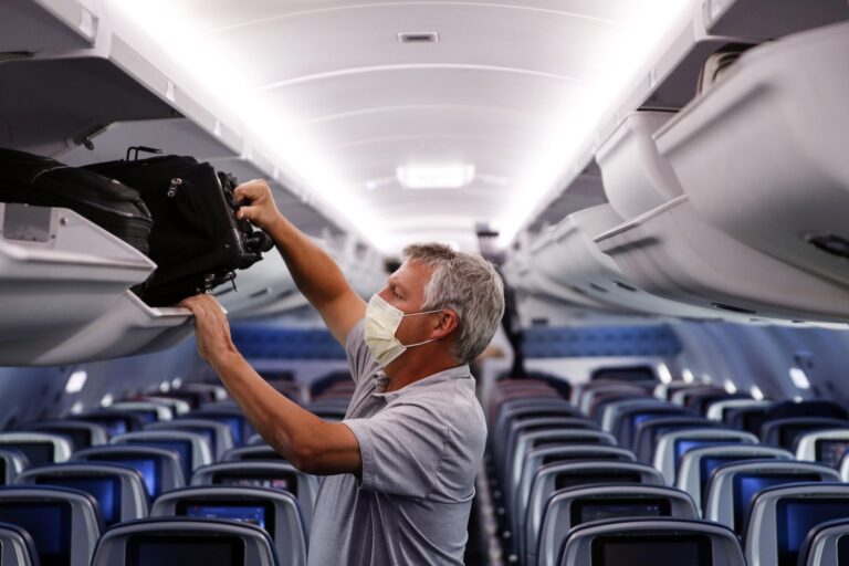 U.S. judge strikes down mask mandate for airplanes, trains despite rising COVID-19 cases