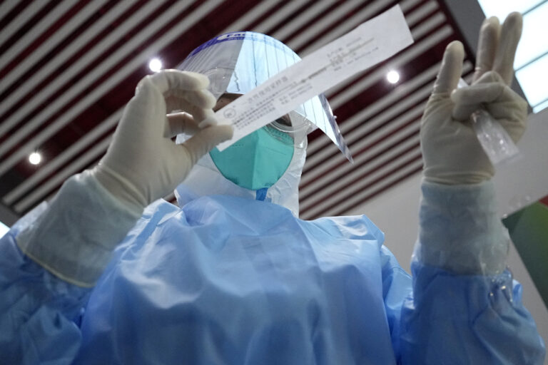 Ontario reports 1,301 COVID hospitalizations on Monday, 1,290 on Easter Sunday