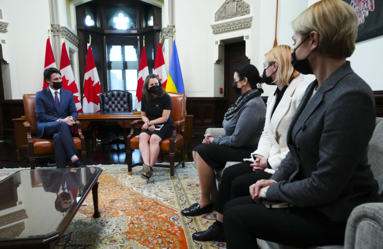 Ukraine MPs ask Canada for money to buy weapons in fight against Russia