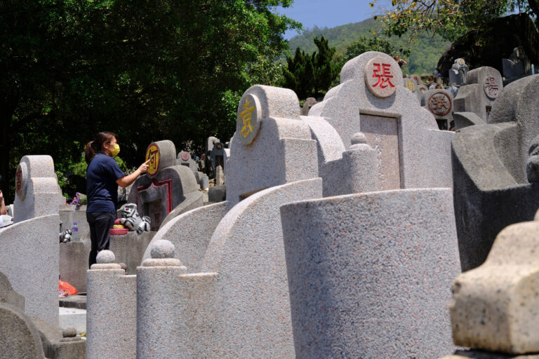 COVID-19 deaths overwhelming Hong Kong funeral services