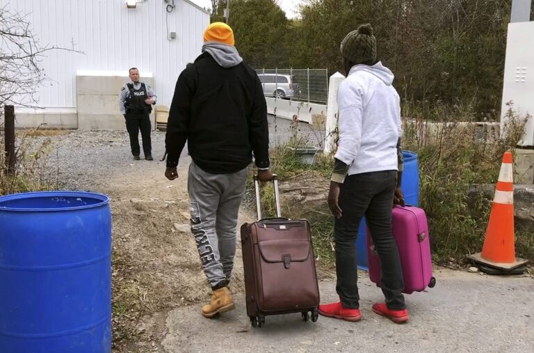 More asylum-seekers crossing into Canada after ban lifted, stats show