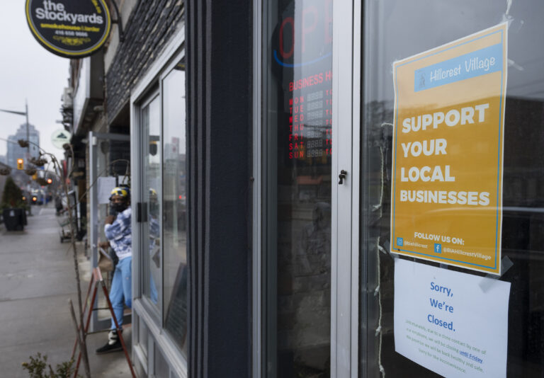 COVID-19 sixth wave renews labour shortage concerns in restaurants and retail