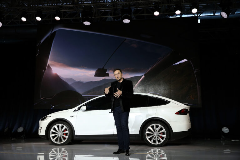 Elon Musk sells US$4B in Tesla shares amid Twitter takeover bid