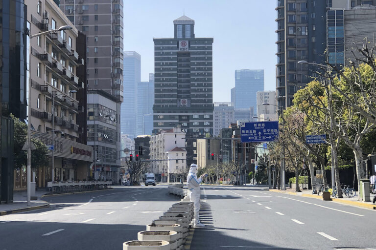 Shanghai lockdowns extended in ‘extremely grim’ COVID-19 outbreak