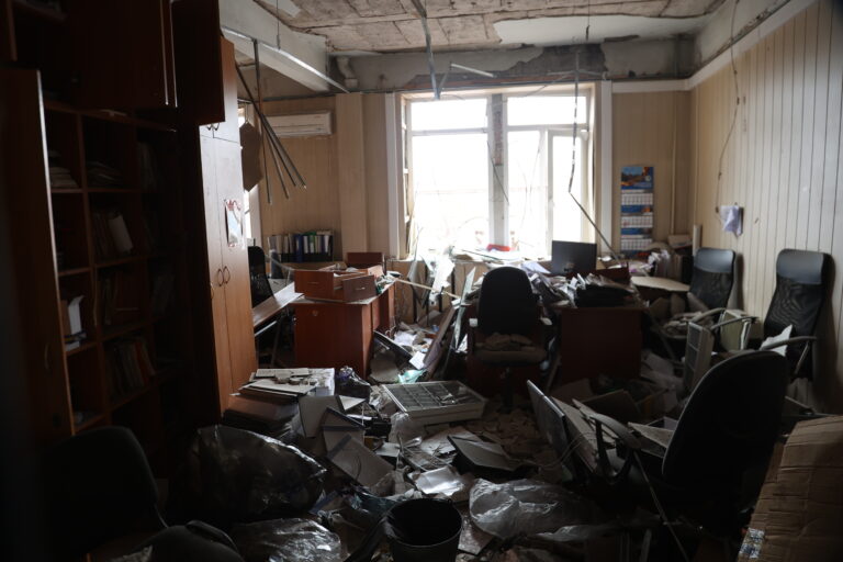 Ukraine’s Zelenskyy condemns Russian attacks on Mariupol as bodies line the streets