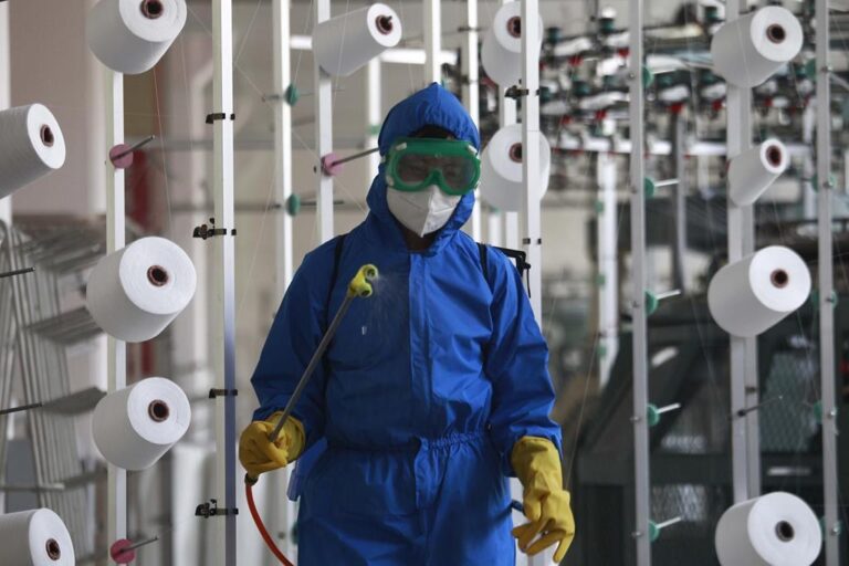 Worldwide COVID-19 deaths dropping, but cases rising: WHO