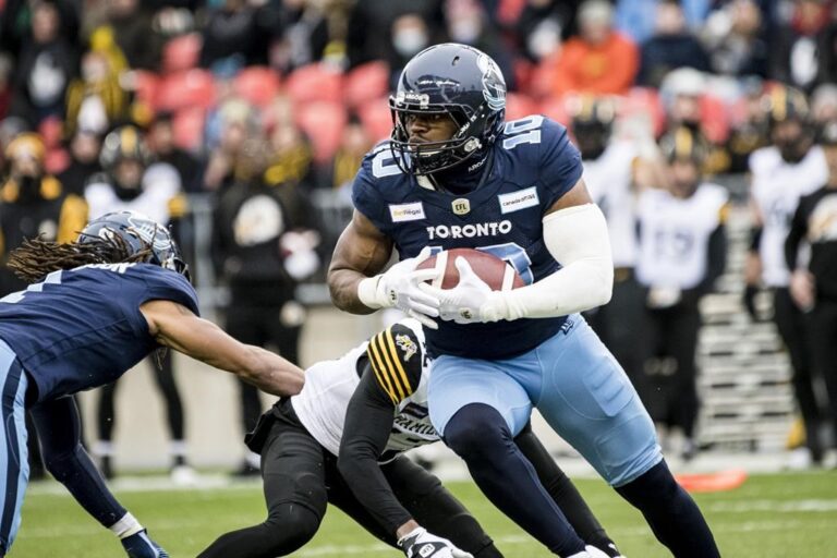 CFL players reject new collective bargaining agreement with league: reports