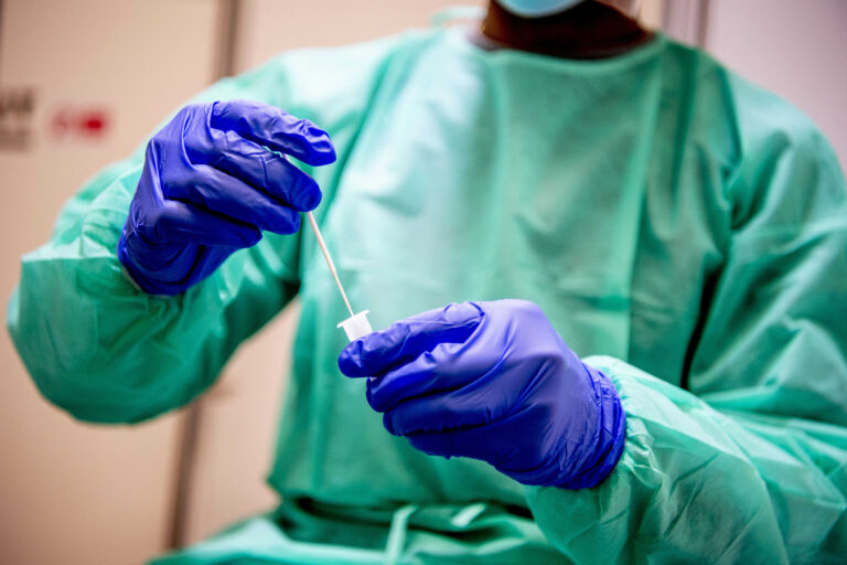 Ontario COVID numbers: 1,165 people in hospital, 163 in intensive care