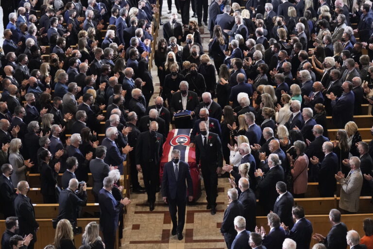 Guy Lafleur remembered at funeral as having ‘time for anyone and everyone’
