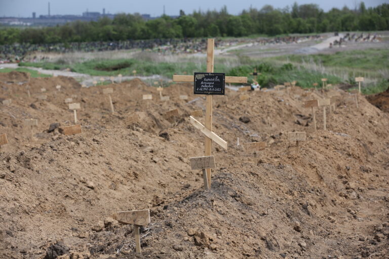 Ukrainian authorities unearth 200 bodies in Mariupol ruins