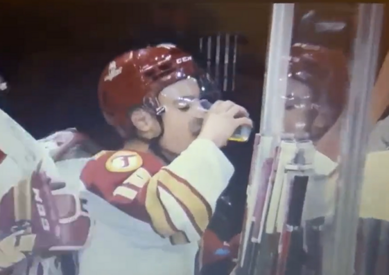Hockey player chugs fan’s beer after team’s 3-0T winner in QMJHL playoffs