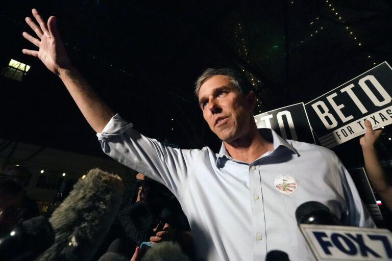 Beto O’Rourke confronts Texas officials during conference on school shooting