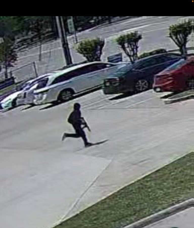 Police search for gunman after 3 Korean women shot in Texas salon