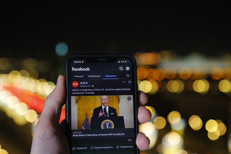 Russian-back regions in eastern Ukraine align with Kremlin, block Facebook, Instagram