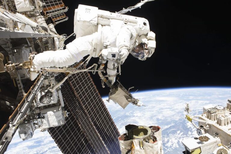 Astronauts suffer increased bone loss on return to Earth: Calgary study