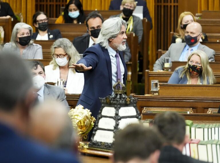 Canadian programming will see at least $1.B a year from online streaming bill: minister