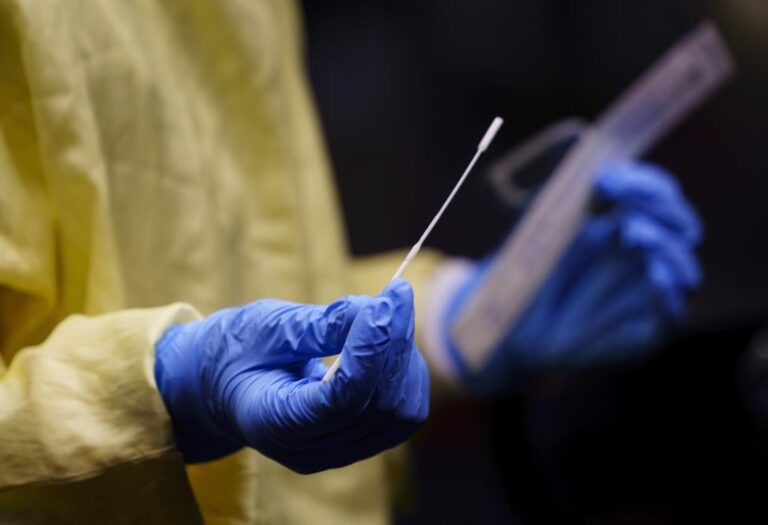 Ontario COVID numbers: 669 people in hospital, 117 in intensive care