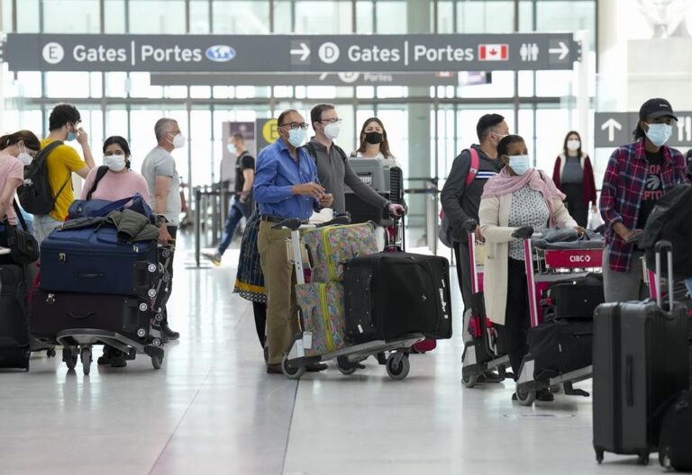 Travel industry calls for removal of vaccine mandate and other COVID restrictions