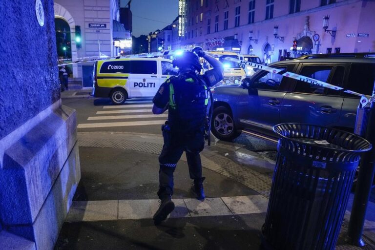 Norway shooting: 2 dead, 10 wounded after suspected terror attack at Oslo nightclub