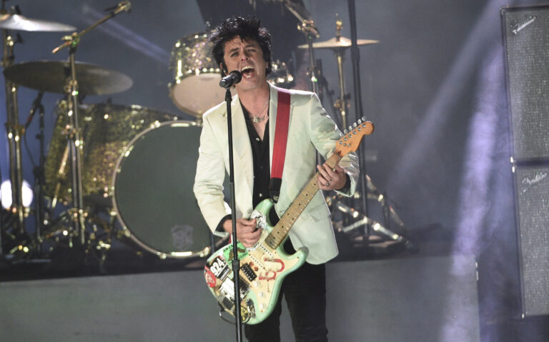 Green Day’s Billie Joe Armstrong says he’ll ‘renounce’ U.S. citizenship over Roe v. Wade
