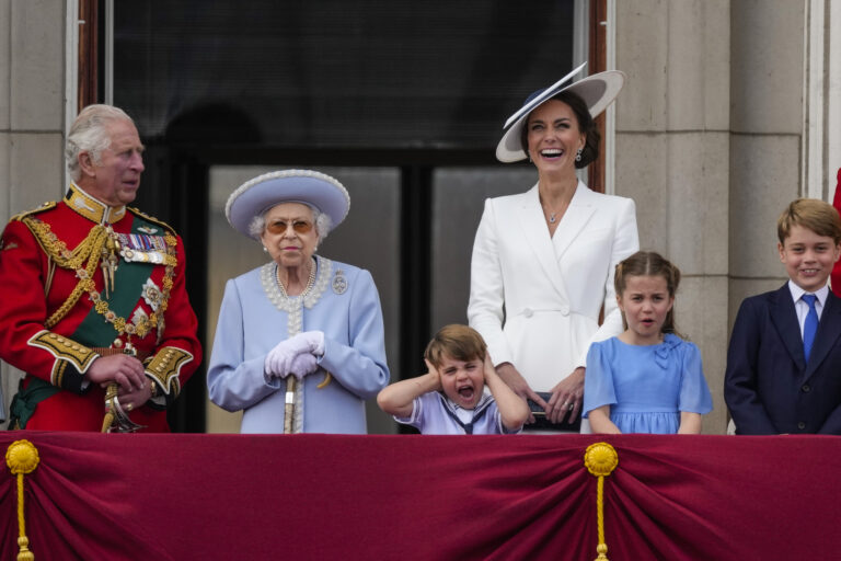 Twelve arrested after climate activists disrupt Queen’s Platinum Jubilee parade