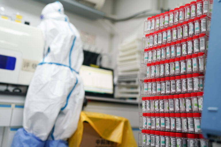 Ontario COVID numbers: 526 people in hospital, 114 in intensive care