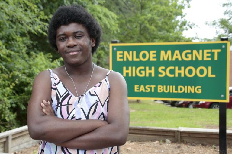 Students of colour express concerns over increase in police presence in U.S. schools
