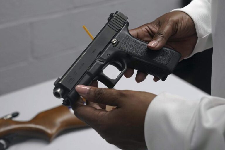 U.S. Supreme Court strikes down New York gun law, expands rights to carry firearms