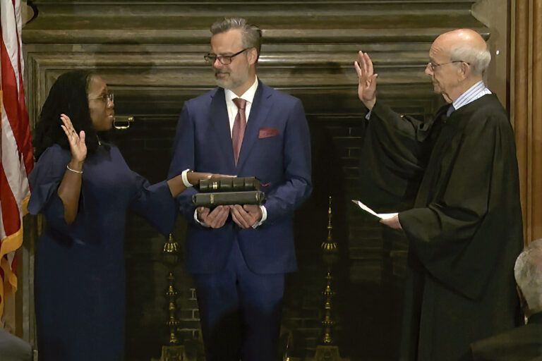 Ketanji Brown Jackson becomes 1st Black woman on U.S. Supreme Court after swearing in