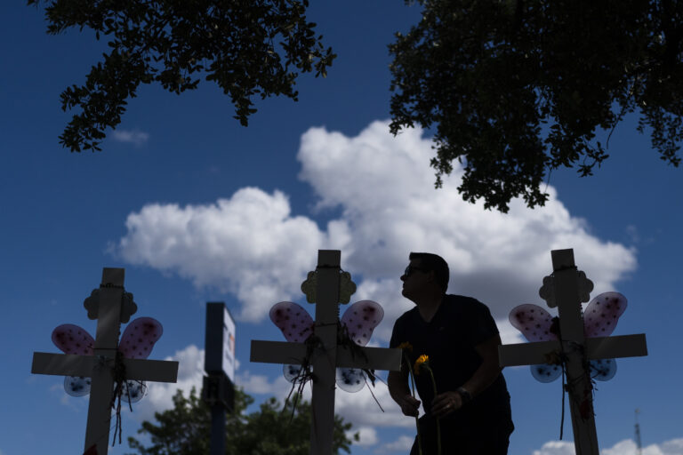 U.S. House panel to debate gun control bill amid mass shootings