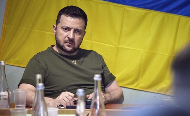 2 top Ukrainian officials suspended, accused of failing to purge Russian spies from ranks