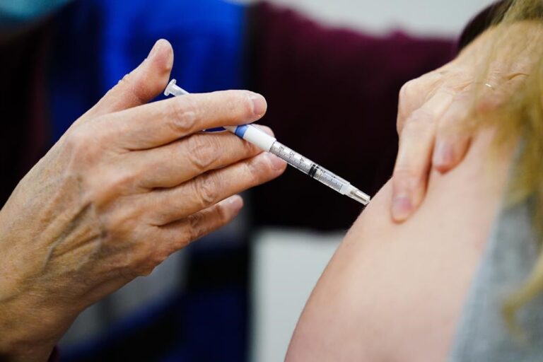 N.B. shows signs of ‘heightened’ COVID-19 activity, expands 4th dose eligibility