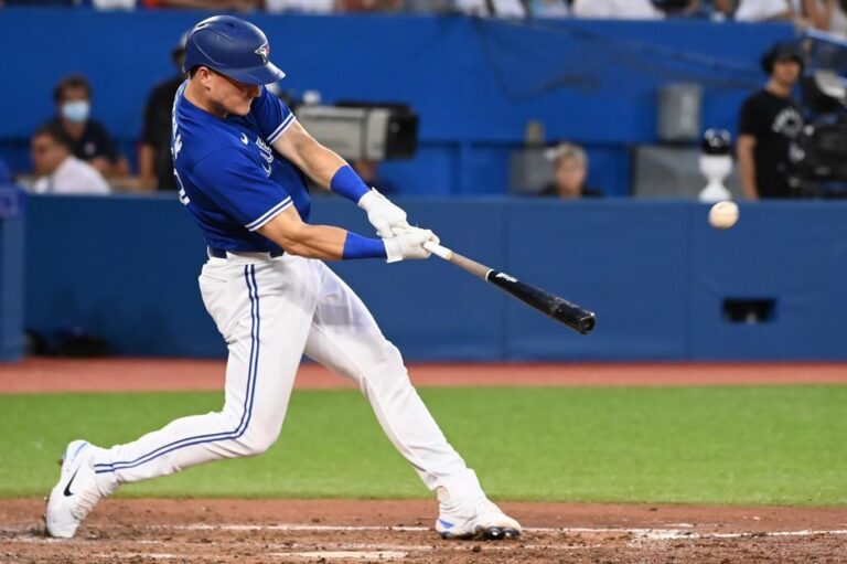 Hernandez and Chapman hit homers in Jays’ rout