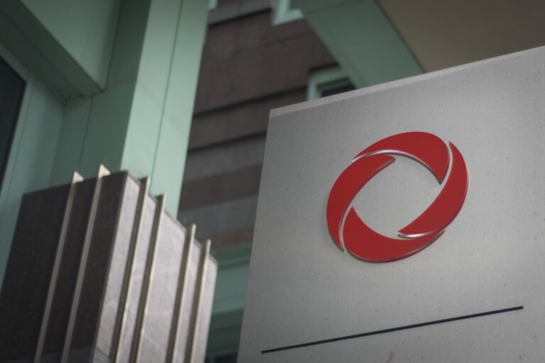 Rogers CEO apologizes, says ‘maintenance upgrade’ behind major outage