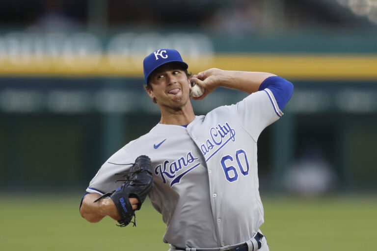 Jays get Griffin in trade with visiting Royals