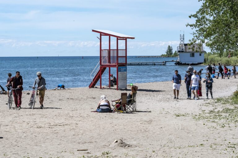 Emergency alerts for extreme heat could save lives, experts say