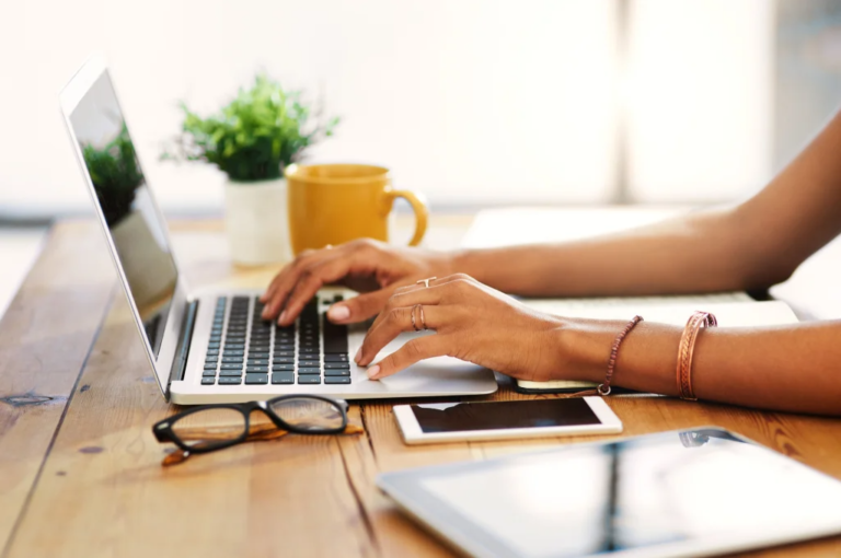 The end of work from home? Most Canadians return to office as 1 in 10 stay home: poll