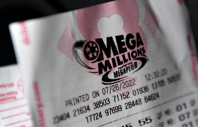 Fast-food CEOs buy lotto tickets for all 50K employees twice in one week