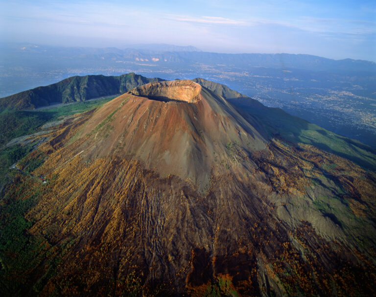 U.S. tourist, 23, falls into Mount Vesuvius after taking selfie — and lives to tell the tale