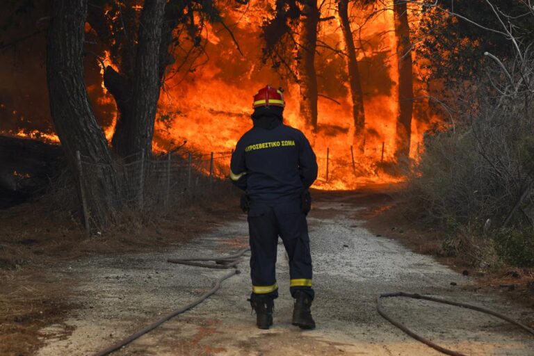 Greece battles 4 major wildfires across the country, over 450 people evacuated