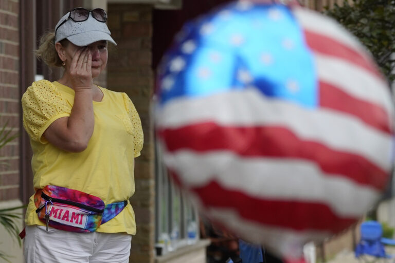 Witnesses turned helpers at the Highland Park mass shooting: ‘I could do something’
