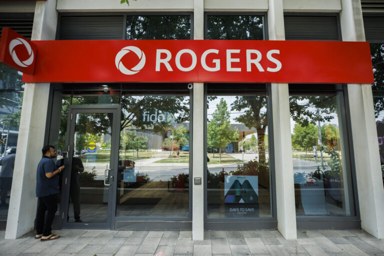 Rogers outage sheds light on need for competition in Canada’s telecom sector: expert